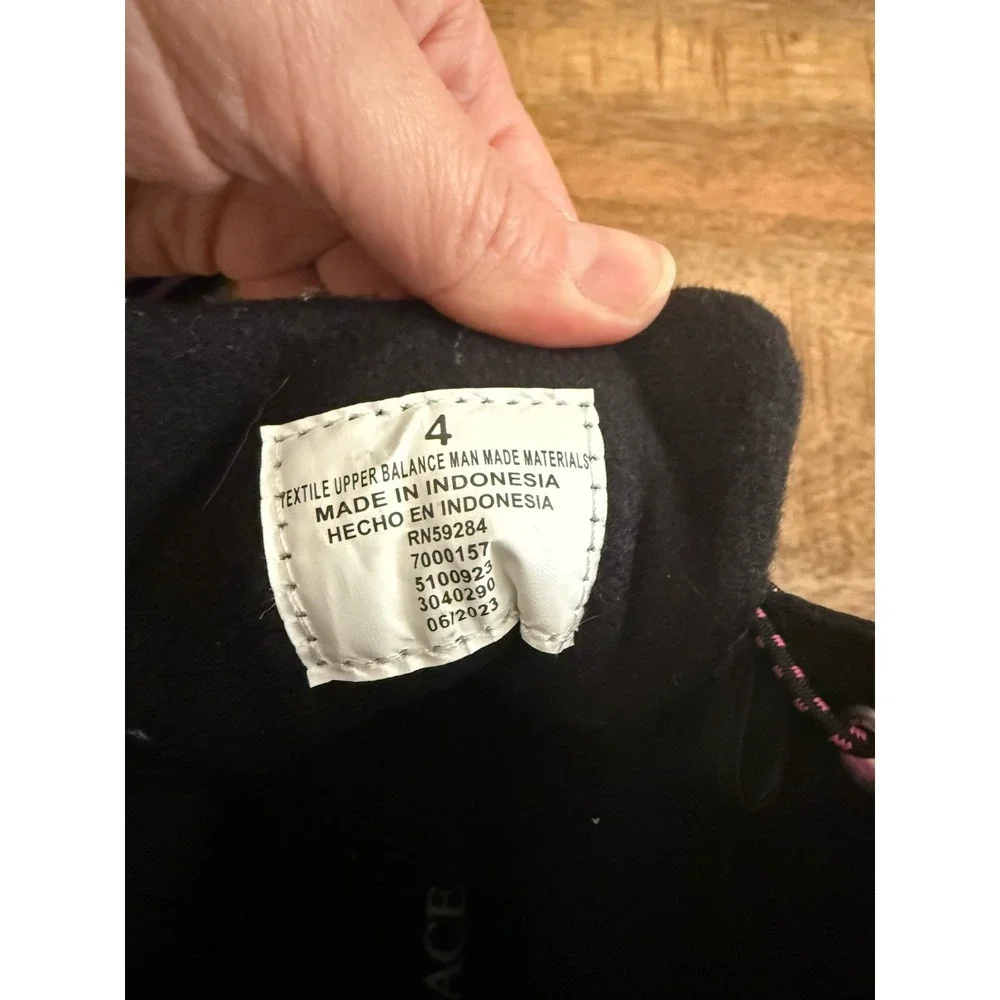 The Children's Place Duck Boots Black Pink Waterproof Winter Snow Size 4 Youth